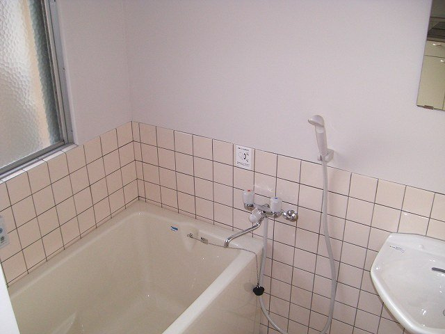 細澤マンションの浴室|コンパクトで使いやすいお風呂です
