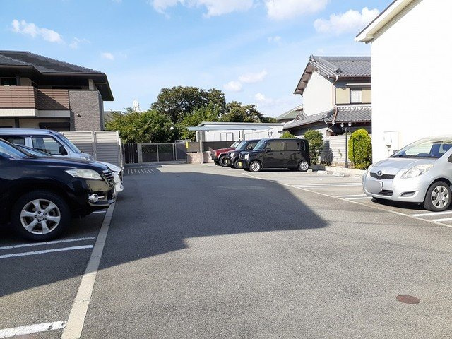 ベルメゾン　弐番館の駐車場
