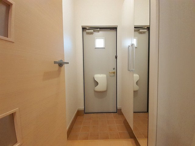 ベルメゾン　弐番館の玄関