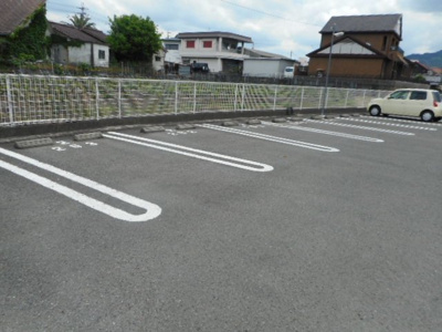 【駐車場】 | ソレア－ドフジサキⅡ | 駐車場があります