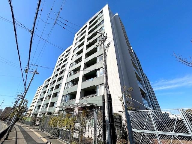 エルフラッツ萱島の外観|新しい生活にいかがでしょうか？外観はお住まいの顔になります。こだわりたいポイントですね。水回りリフォームやリノベーションも承ってます。
■現地見学・資金計画相談・住宅ローン相談もお問合せ受付中■