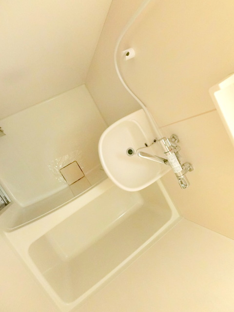 レミントン　テラス　Ｂの浴室|●バストイレ別