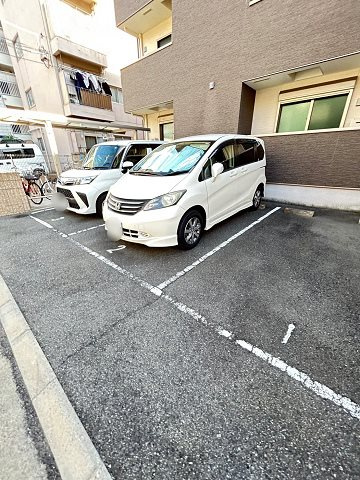 フジパレス塚口Ⅲ番館の駐車場|カースペースがあります