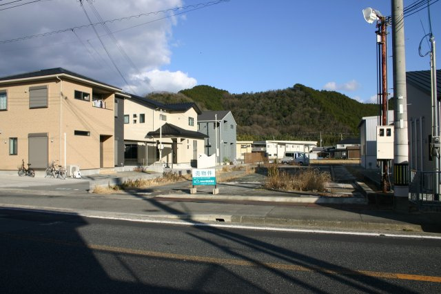 たつの市龍野町島田　売地の前面道路含む現地写真