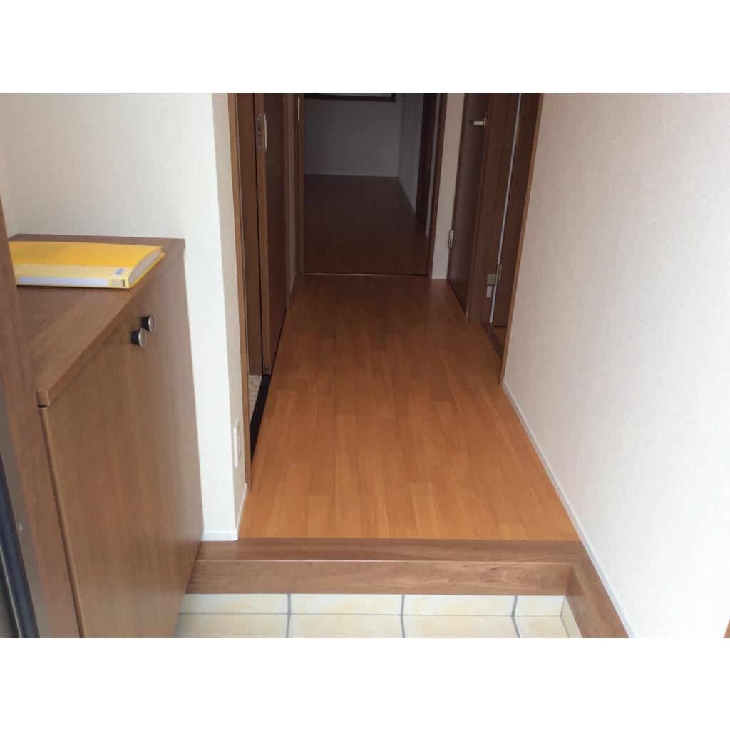 ベルフォーレ　Ｆの玄関|収納もある玄関です
