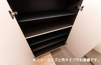 【収納】 | カサ　マドリーナ　Ⅰ | たっぷりとした収納スペースです