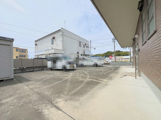 売中古戸建　中央区曳馬五丁目の駐車場|複数台駐車可能！様々な用途に〇