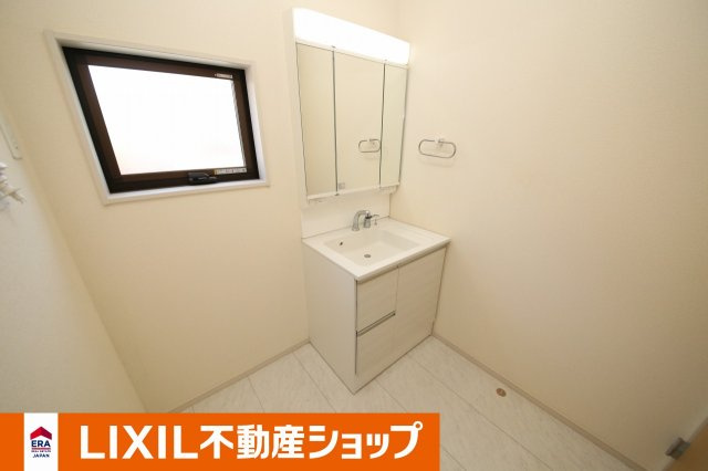 久喜市青葉三丁目　中古戸建の独立洗面台