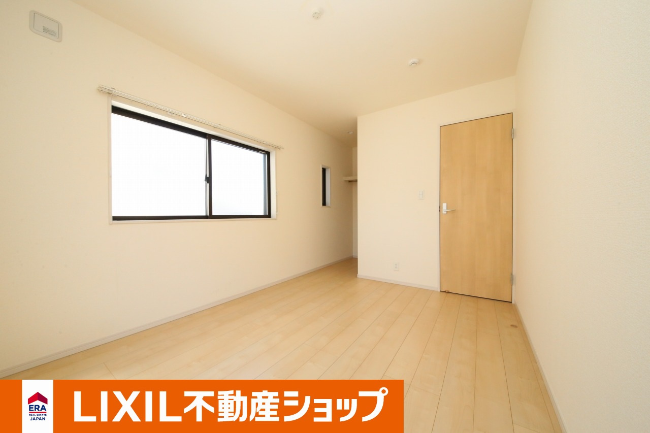 久喜市青葉三丁目　中古戸建の洋室|2階西側