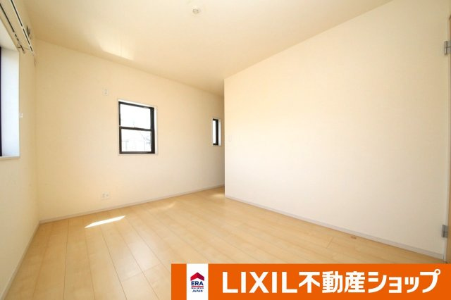 久喜市青葉三丁目　中古戸建の洋室|2階北側