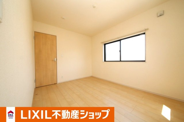 久喜市青葉三丁目　中古戸建の洋室|2階北側