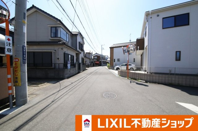 久喜市青葉三丁目　中古戸建の前面道路含む現地写真|南東側前面道路