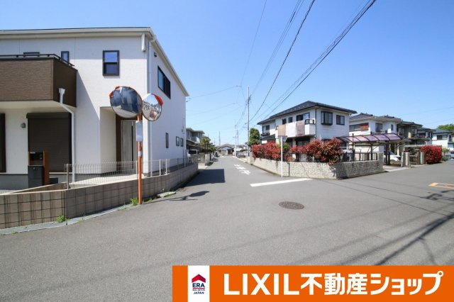 久喜市青葉三丁目　中古戸建の前面道路含む現地写真|北西側前面道路
