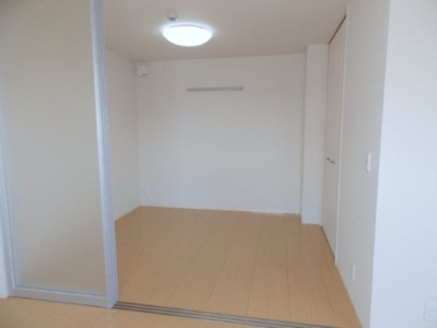 【洋室】 | グランルミエール | 反転間取り別部屋写真です。