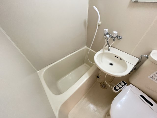カーサディ北柏の浴室|別号室の参考写真です
