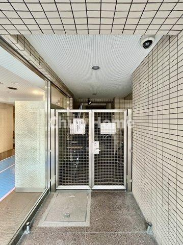 上野入谷シティハウスの駐輪場|駐輪場もオートロックです