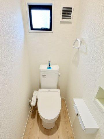 売中古戸建　中央区小豆餅二丁目のトイレ|1階のトイレです。