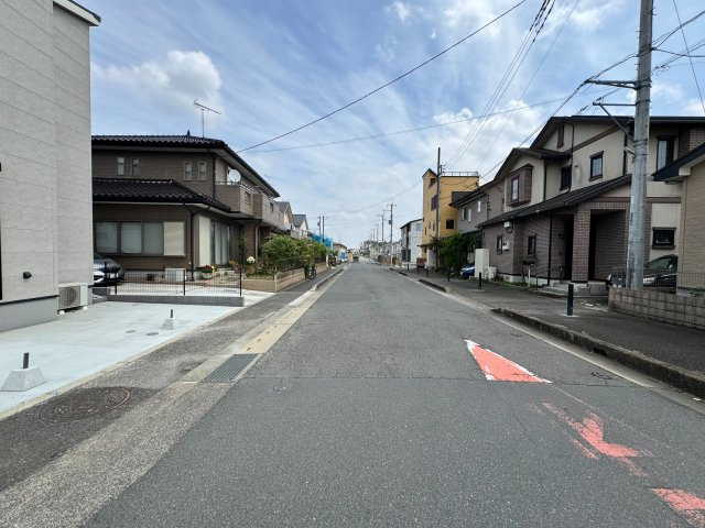 入間市野田新築戸建の前面道路含む現地写真