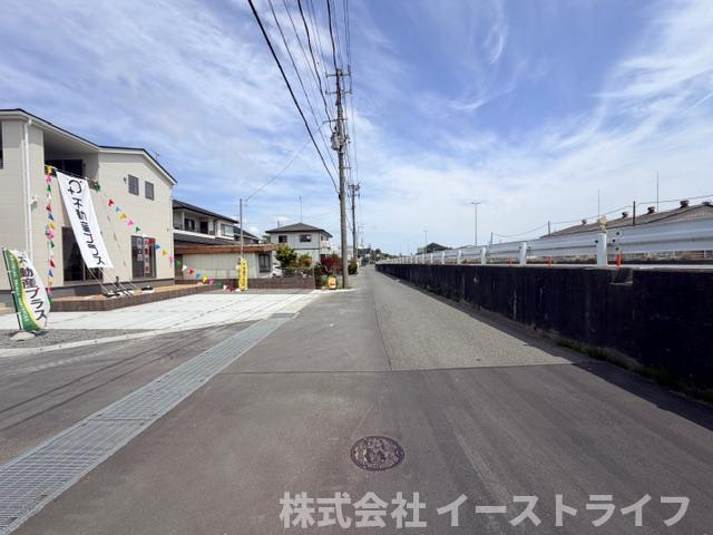 【新築戸建】　いわき市泉町滝尻第2　全8棟の前面道路含む現地写真|南東側6ｍ公道