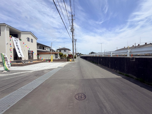 【新築戸建】　いわき市泉町滝尻第2　全8棟の前面道路含む現地写真|南東側6ｍ公道