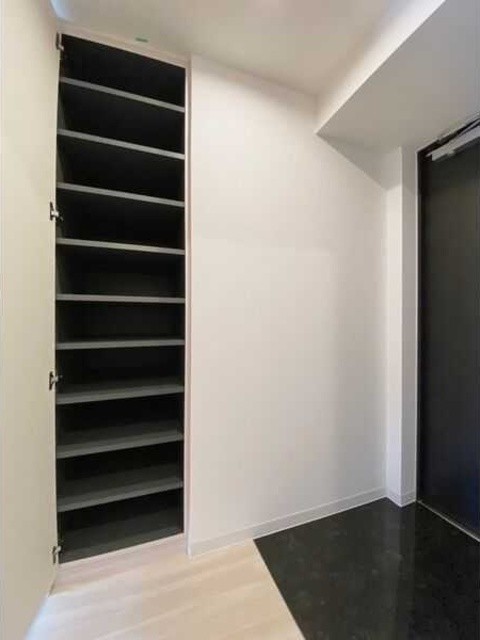 S-RESIDENCE葵Ⅱの玄関