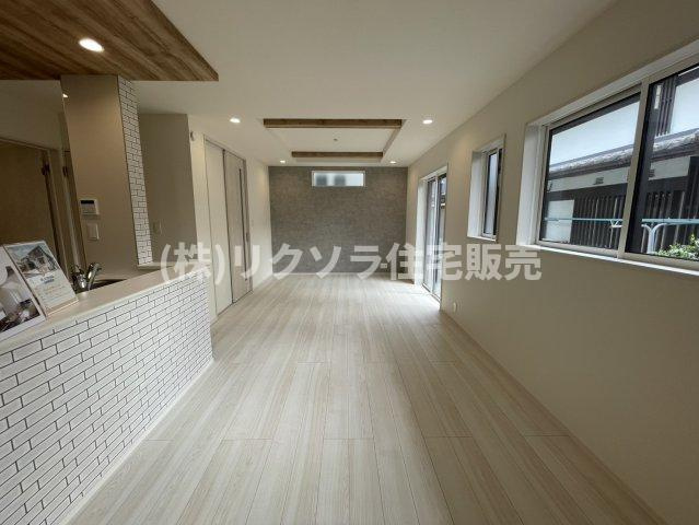 長尾東町3丁目　新築一戸建てのダイニング|LDK16.875帖
■物件内覧・資金計画相談・住宅ローン相談、リフォーム相談、お問合せ受付中■
※当日・翌日のご内覧、ご相談はお電話でのお問合せがスムーズです！