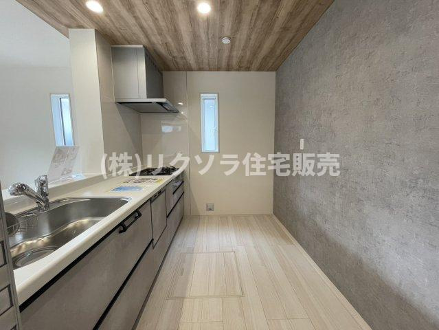 長尾東町3丁目　新築一戸建てのキッチン|LDK16.875帖
■物件内覧・資金計画相談・住宅ローン相談、リフォーム相談、お問合せ受付中■
※当日・翌日のご内覧、ご相談はお電話でのお問合せがスムーズです！