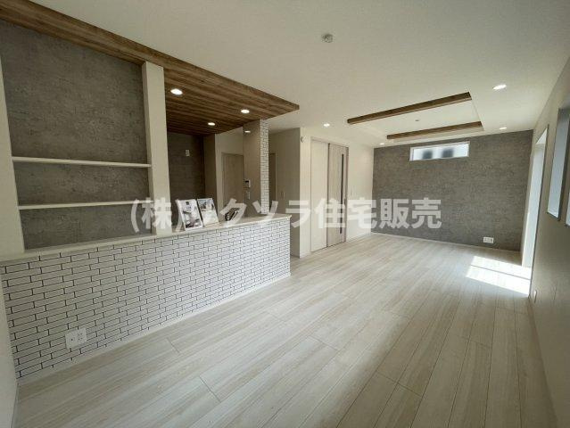 長尾東町3丁目　新築一戸建ての居間・リビング|LDK16.875帖
■物件内覧・資金計画相談・住宅ローン相談、リフォーム相談、お問合せ受付中■
※当日・翌日のご内覧、ご相談はお電話でのお問合せがスムーズです！