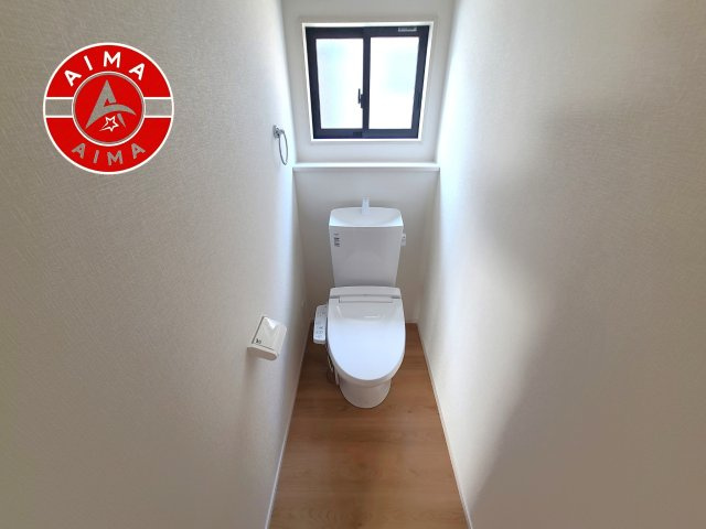 福岡市南区和田4丁目第1-3棟（1号棟）の内観：施工例|温水洗浄便座を完備しております。2ヶ所にトイレがあるのは朝の慌ただしい時間も安心です。