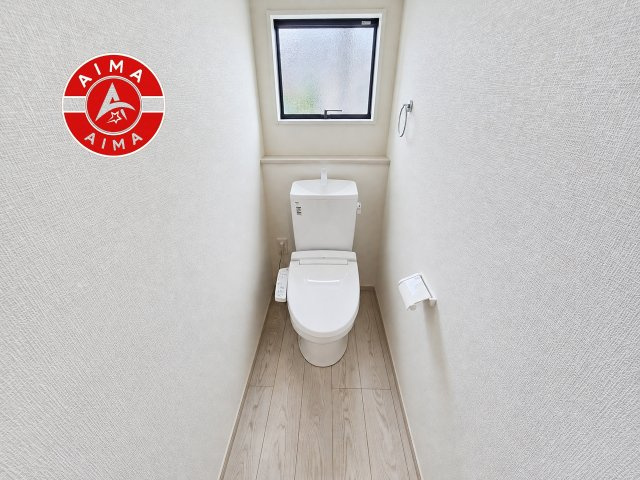 福岡市南区和田4丁目第1-3棟（3号棟）の内観：施工例|温水洗浄便座を完備しております。2ヶ所にトイレがあるのは朝の慌ただしい時間も安心です。