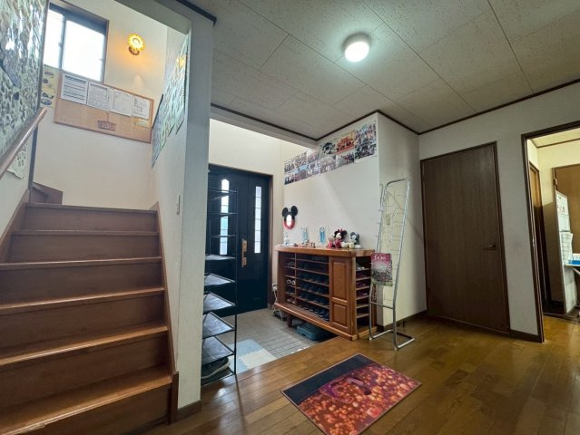 -三丁目不動産-　深谷市栄町　東南角地の玄関