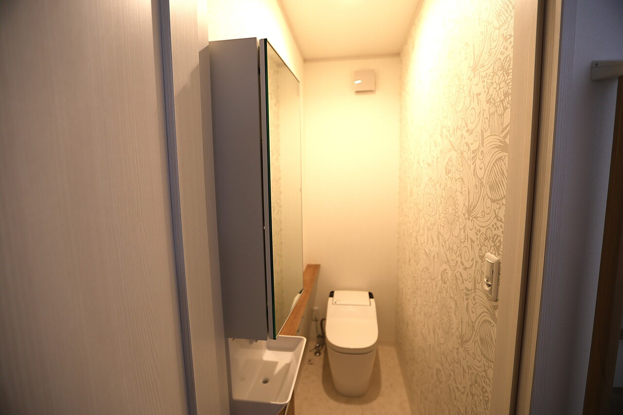 揖保郡太子町東保　中古戸建のトイレ