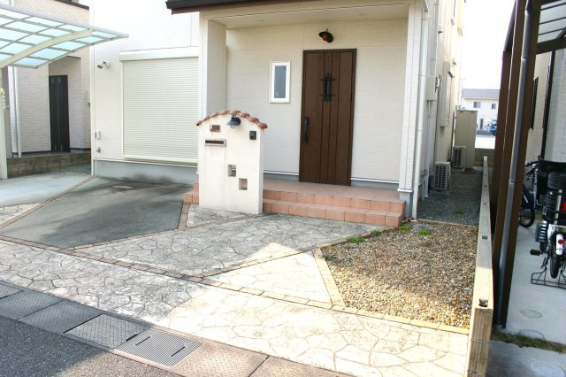 揖保郡太子町東保　中古戸建の駐車場