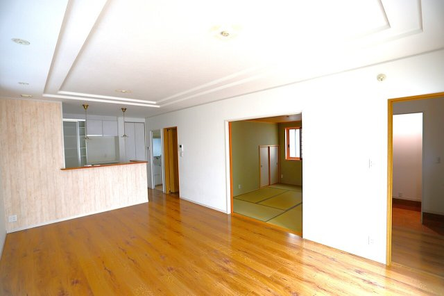 揖保郡太子町東保　中古戸建の居間・リビング