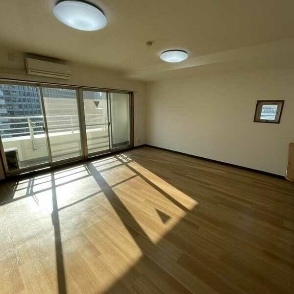 グランシャルマン新大阪の外観