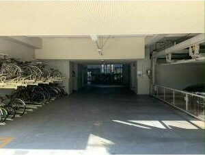 グランシャルマン新大阪の駐車場