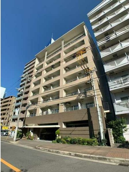 グランシャルマン新大阪の外観