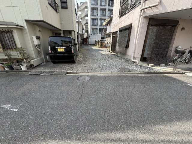 八王子市大横町　売地の前面道路含む現地写真