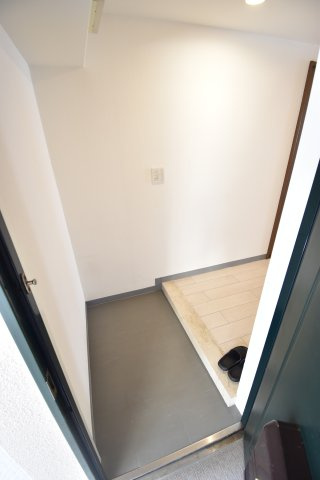 ロータリーライフ四ツ橋の玄関