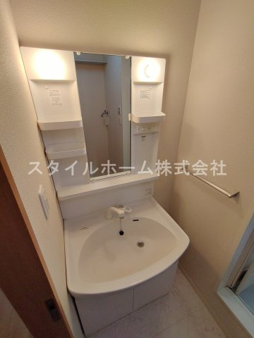 シティハイツWAKAGOⅡの独立洗面台