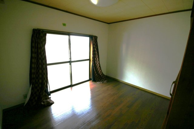 太子町佐用岡　中古戸建の洋室|２階洋室６帖