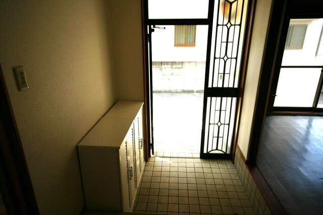 太子町佐用岡　中古戸建の玄関