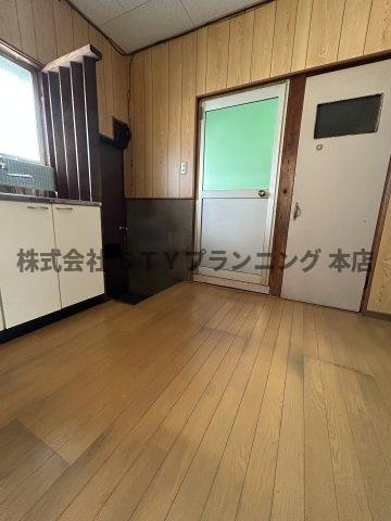 仲介手数料0円！稲生町1丁目借家の居間・リビング