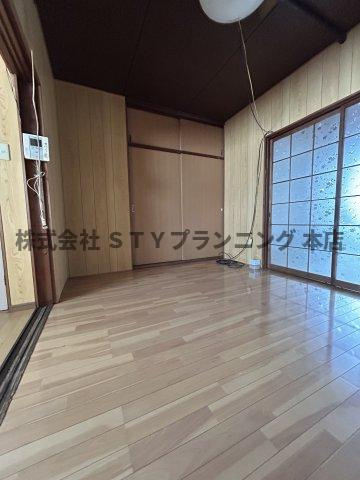 仲介手数料0円！稲生町1丁目借家の居間・リビング