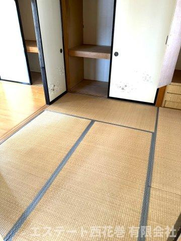 大石アパートの洋室
