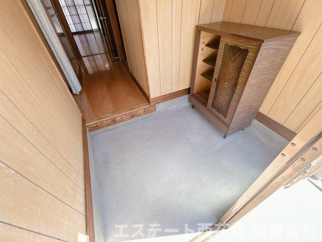 大石アパートの玄関
