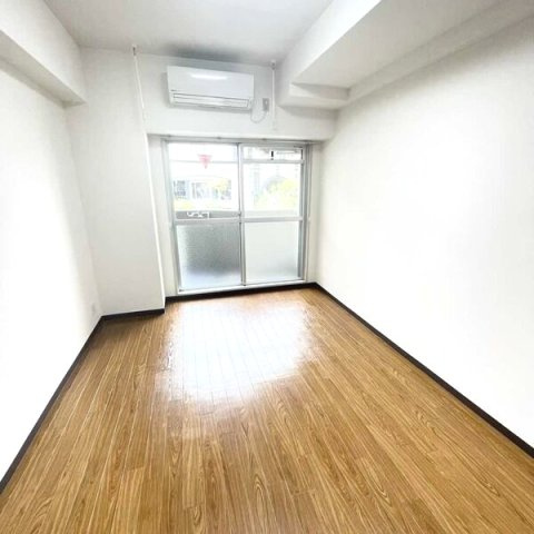 シンセリティ野中の洋室