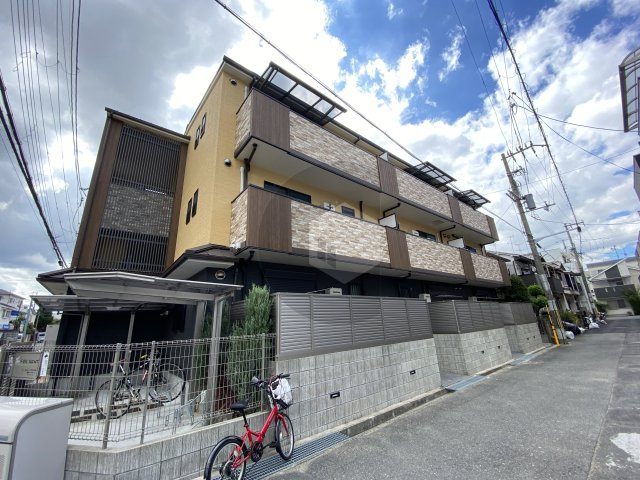 ポルト放出の外観