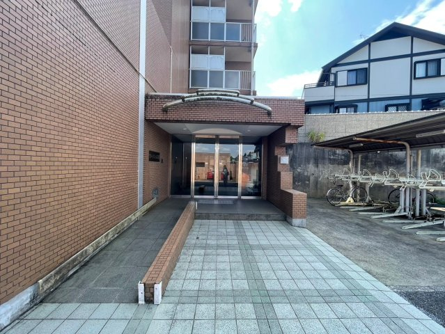 毎日通るエントランスはこのようになっています
