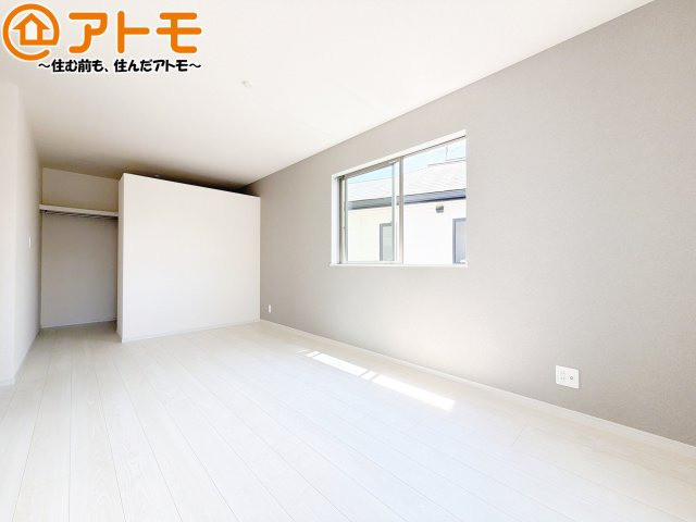 【寝室】 | 清水区横砂中町4期　新築戸建　2号棟 | 収納スペースもしっかり確保したお部屋は、収納家具の数も減らせるのでお部屋を広く使えます！